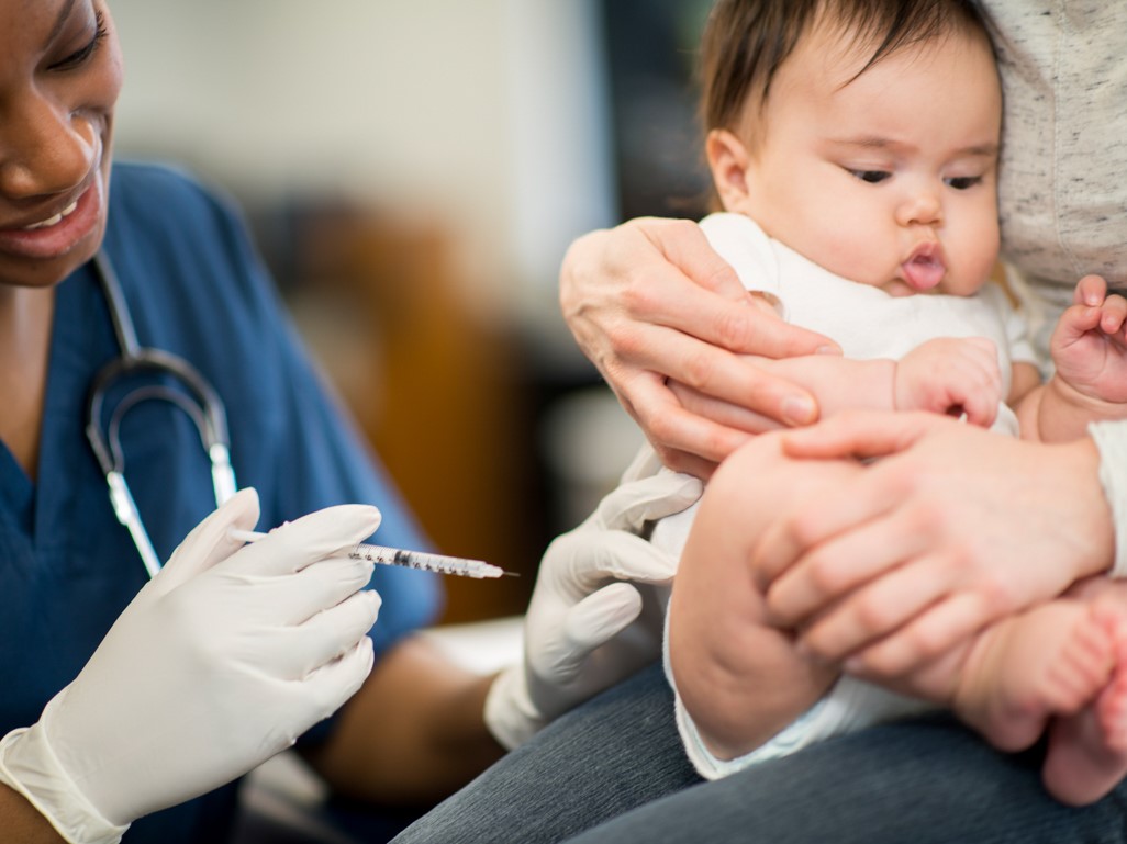 آیا عوارض واکسن در نوزادان صحت دارد؟