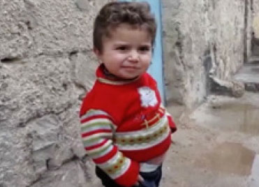 کودک سوری نجات یافته از مرگ