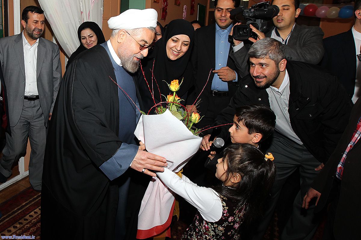 دیدار عیدانه رئیس جمهور با کودکان شیرخوارگاه شبیر